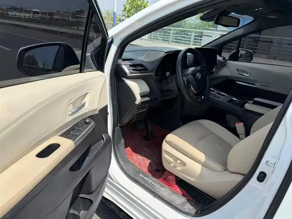 Toyota Sienna 2022 из CN, фото 6