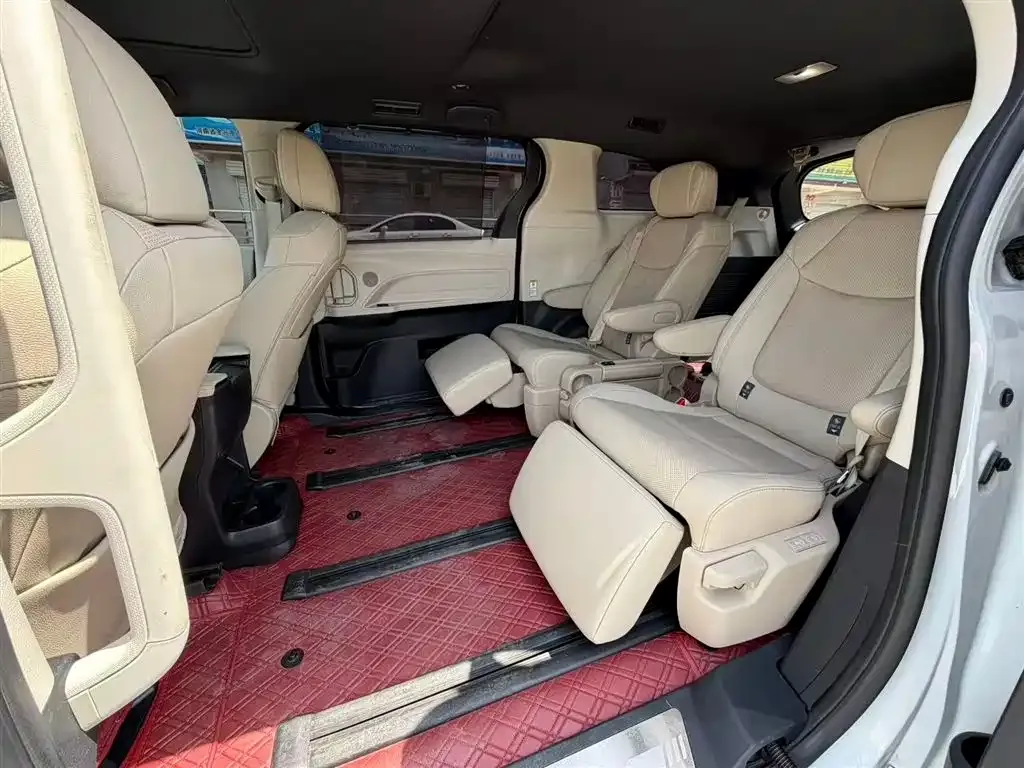 Toyota Sienna 2022 из CN, фото 4