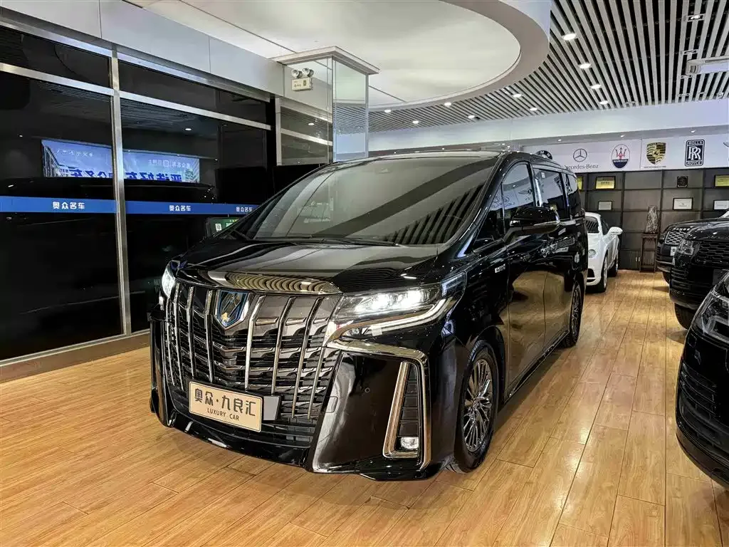 Toyota Alphard — фото 6