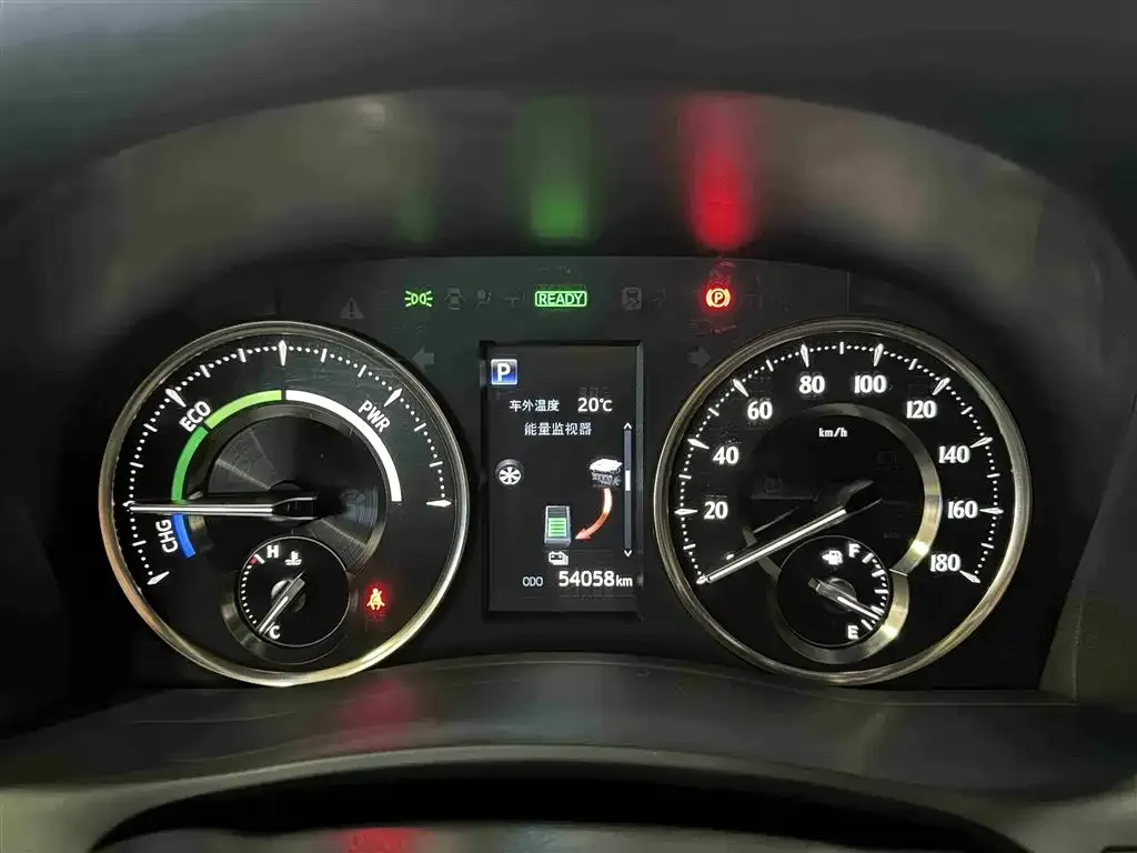 Toyota Alphard — фото 9
