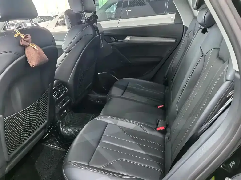 Audi Q5L 2024 из CN, фото 4