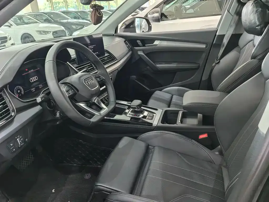 Audi Q5L 2024 из CN, фото 2