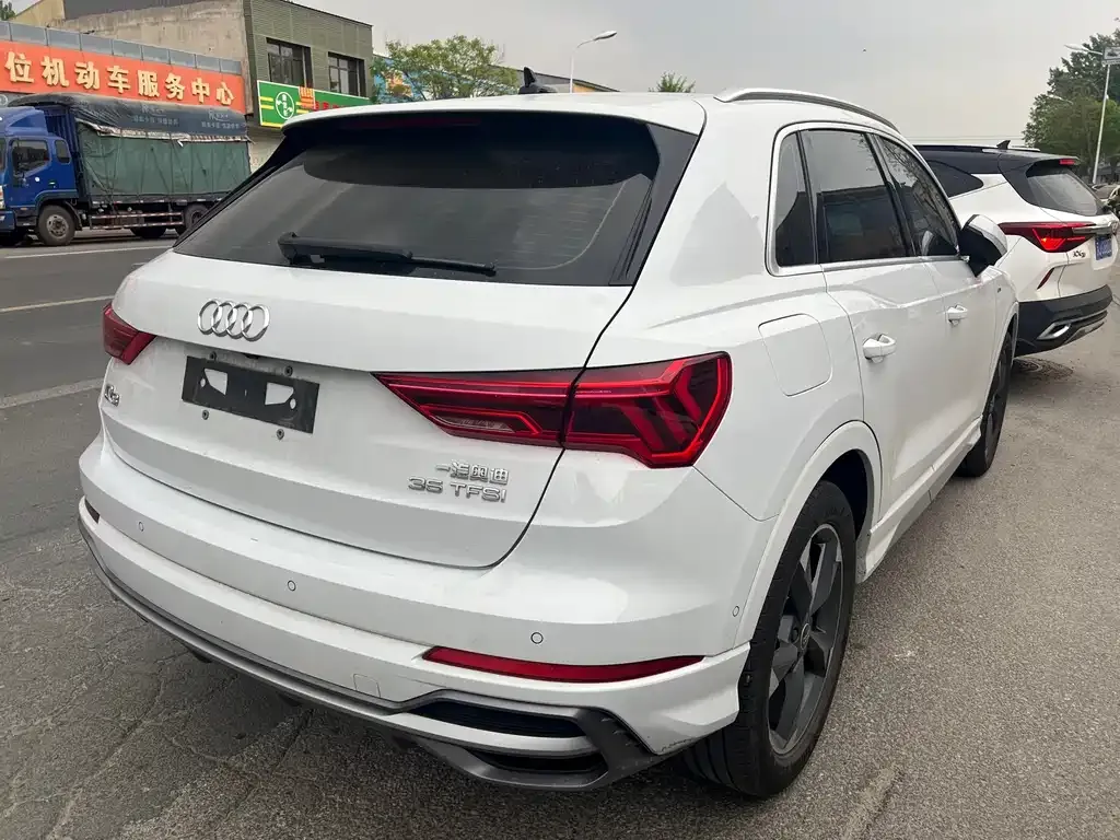 Audi Q3 — фото 6