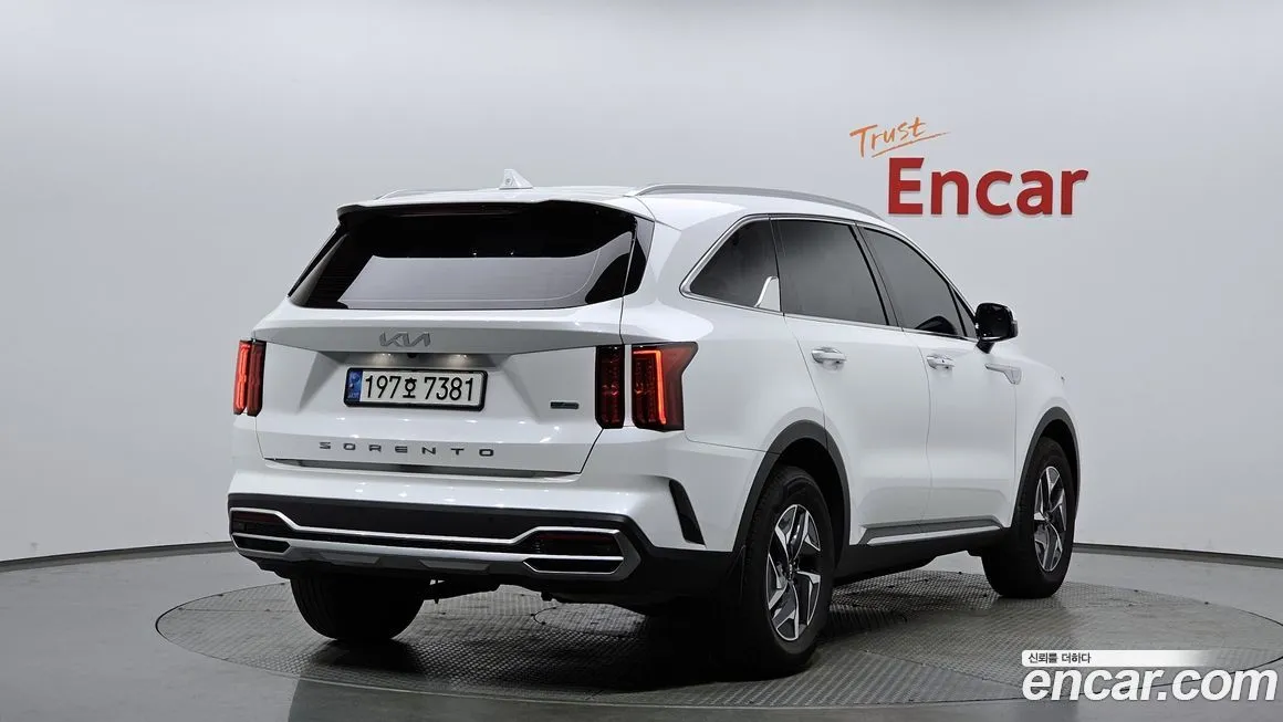 Kia Sorento — фото 6