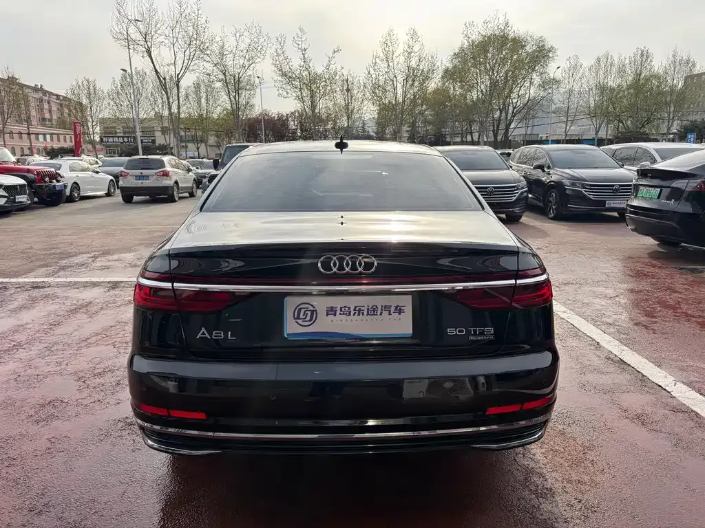 Audi A8 — фото 10