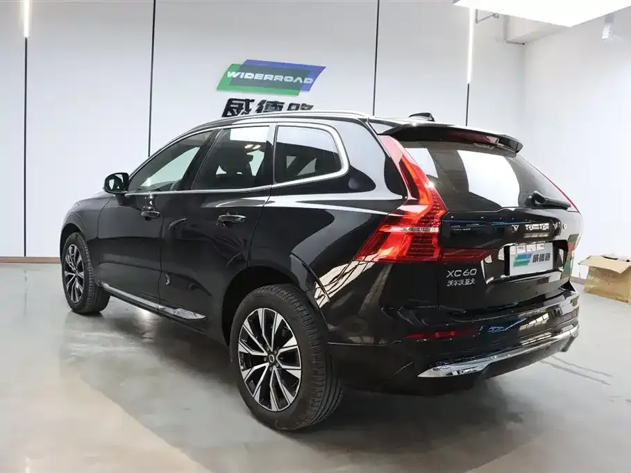 Volvo XC60 2024 из CN, фото 4