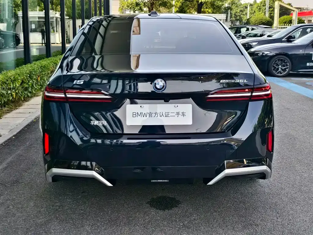 BMW i5 — фото 9