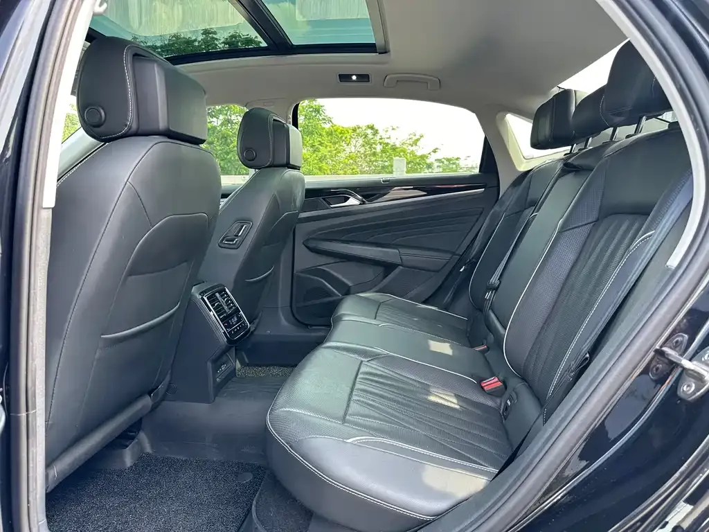 Volkswagen Passat — фото 3