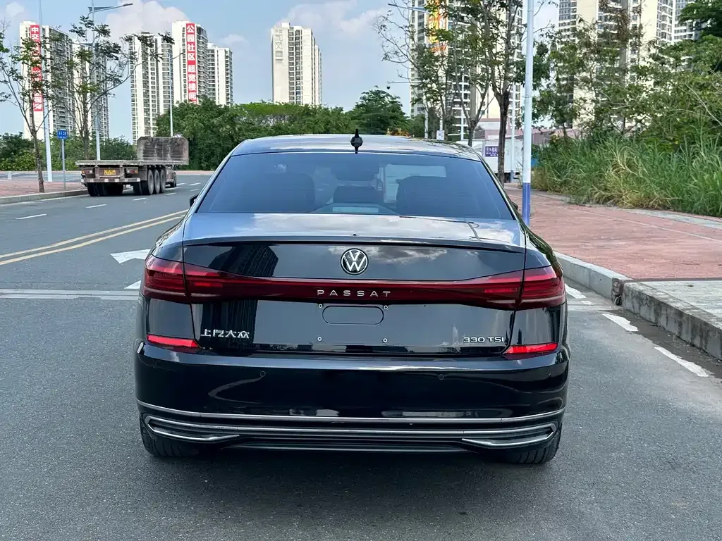Volkswagen Passat — фото 7