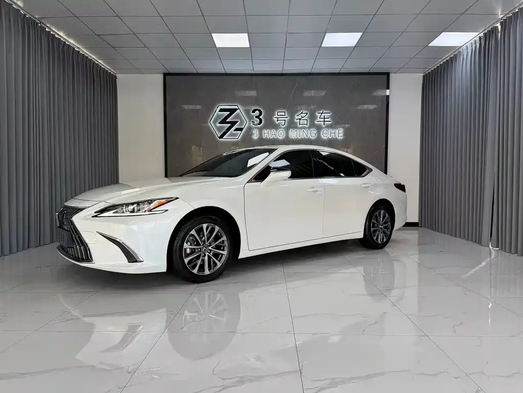 Lexus ES — фото 8