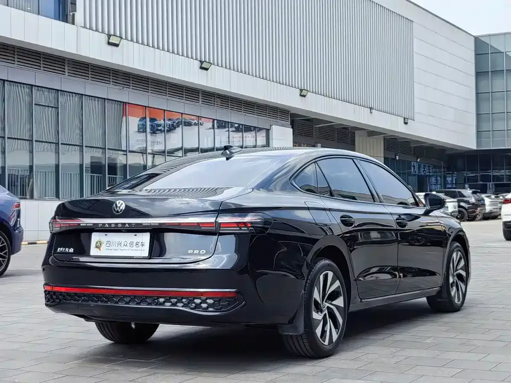 Volkswagen Passat — фото 4