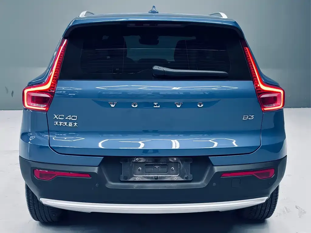 Volvo XC40 2023 из CN, фото 3