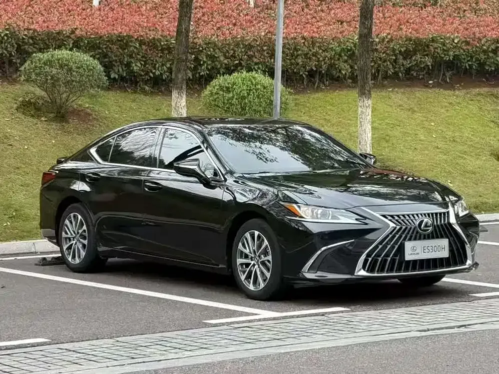 Lexus ES — фото 1