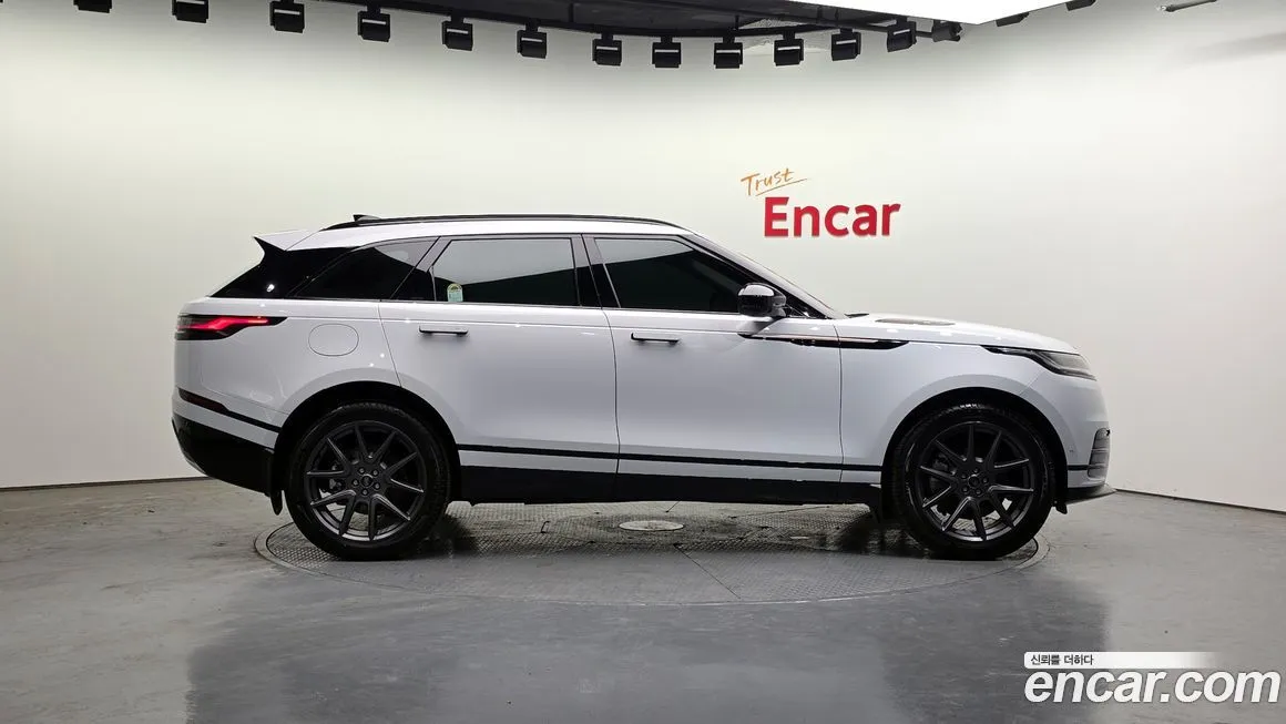 Land Rover Range Rover Velar — фото 7