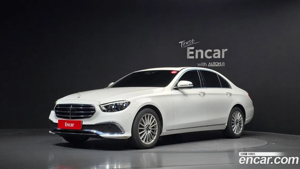 Mercedes-Benz E-Class — фото 1