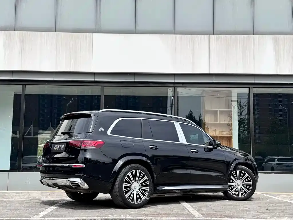 Mercedes-Benz GLS — фото 6