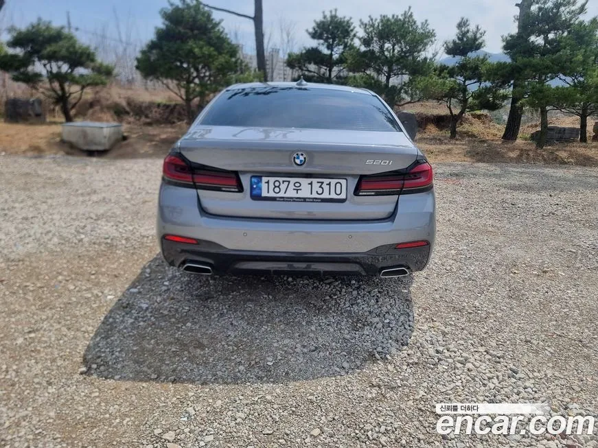 BMW 5-Series 2023 из KR, фото 9