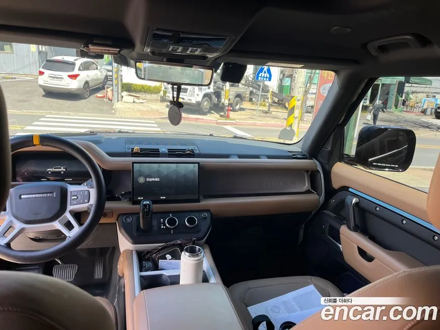 Land Rover Defender — фото 1