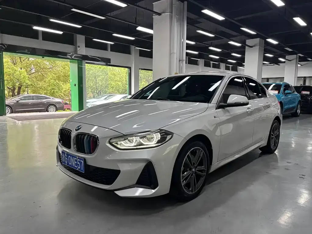 BMW 1 Series — фото 1