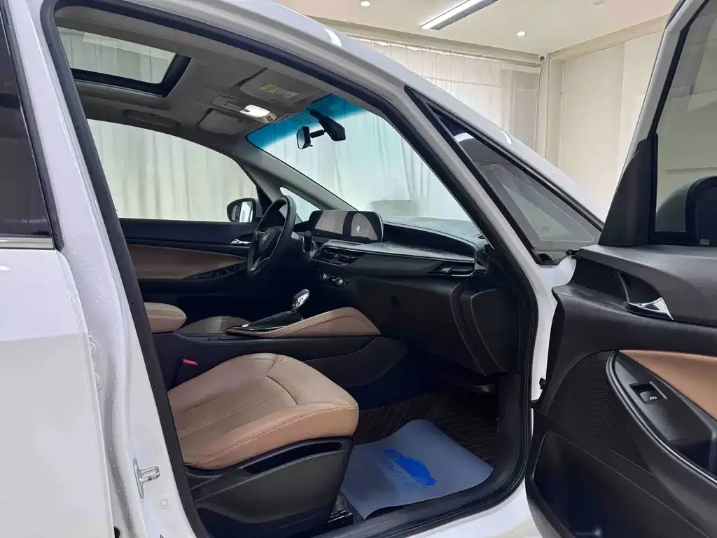 Buick GL6 2022 из CN, фото 9