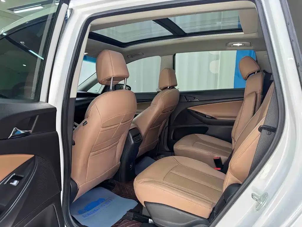 Buick GL6 2022 из CN, фото 10