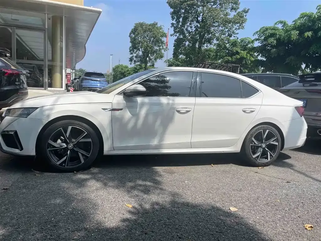 Skoda Octavia 2022 из CN, фото 9