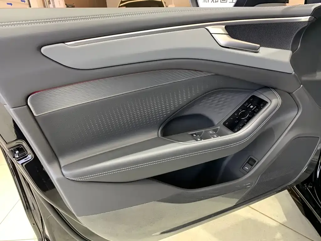 Audi A6L 2026 из CN, фото 7