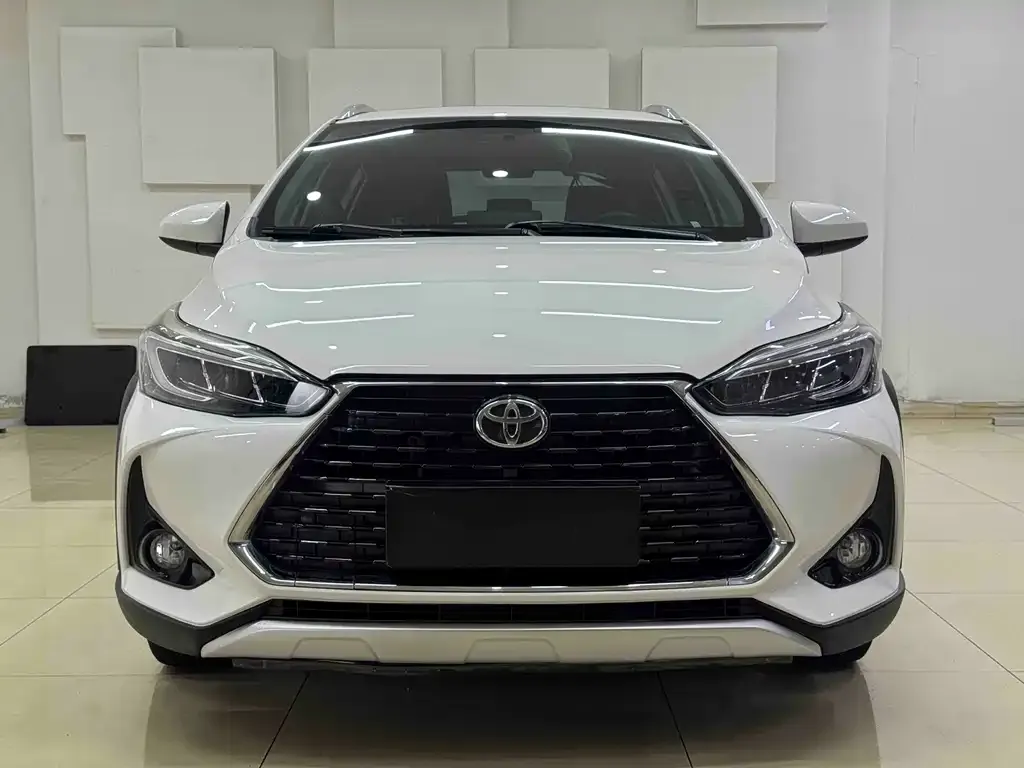Toyota Yaris L — фото 6