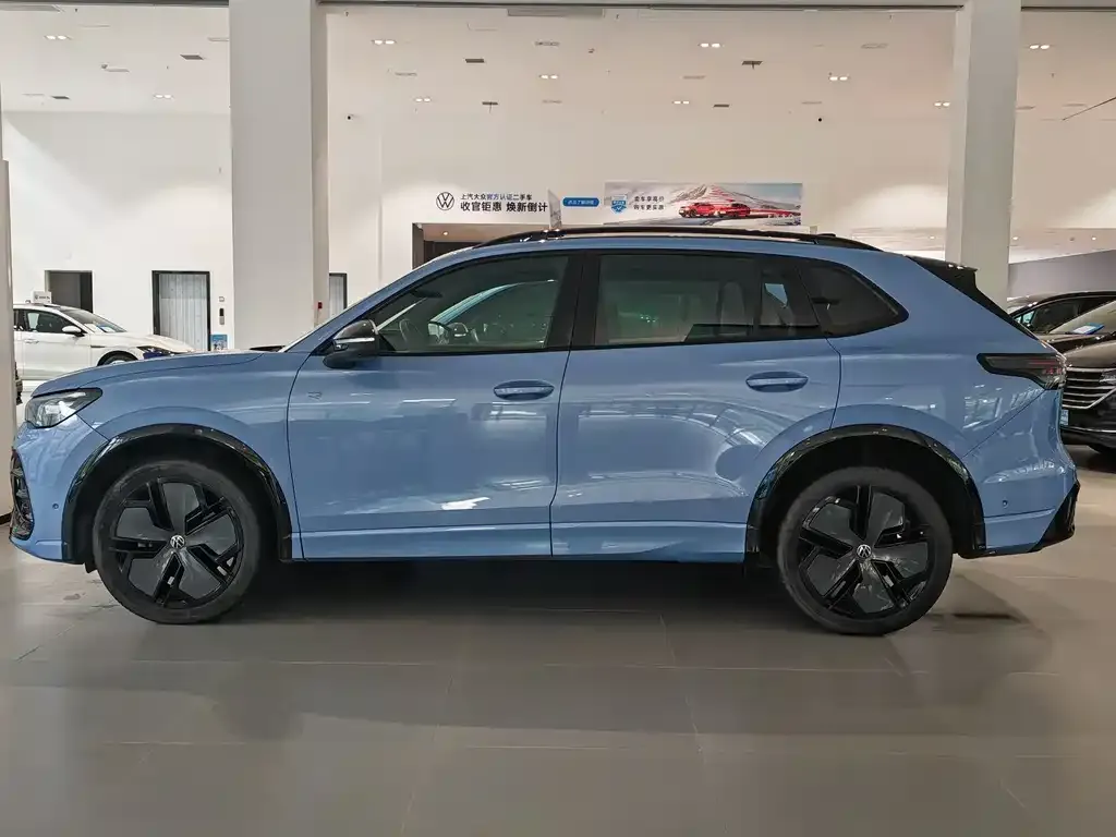 Volkswagen Tiguan L — фото 8