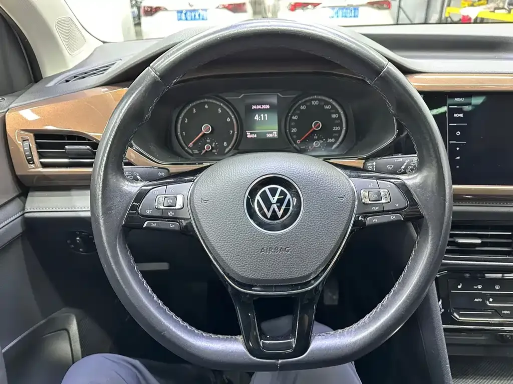 Volkswagen Tharu — фото 3