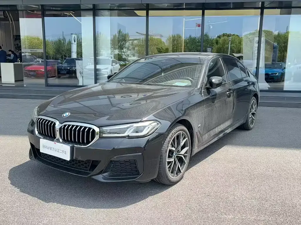 BMW 5 Series — фото 1