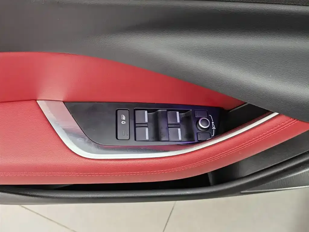 Jaguar XEL 2023 из CN, фото 6