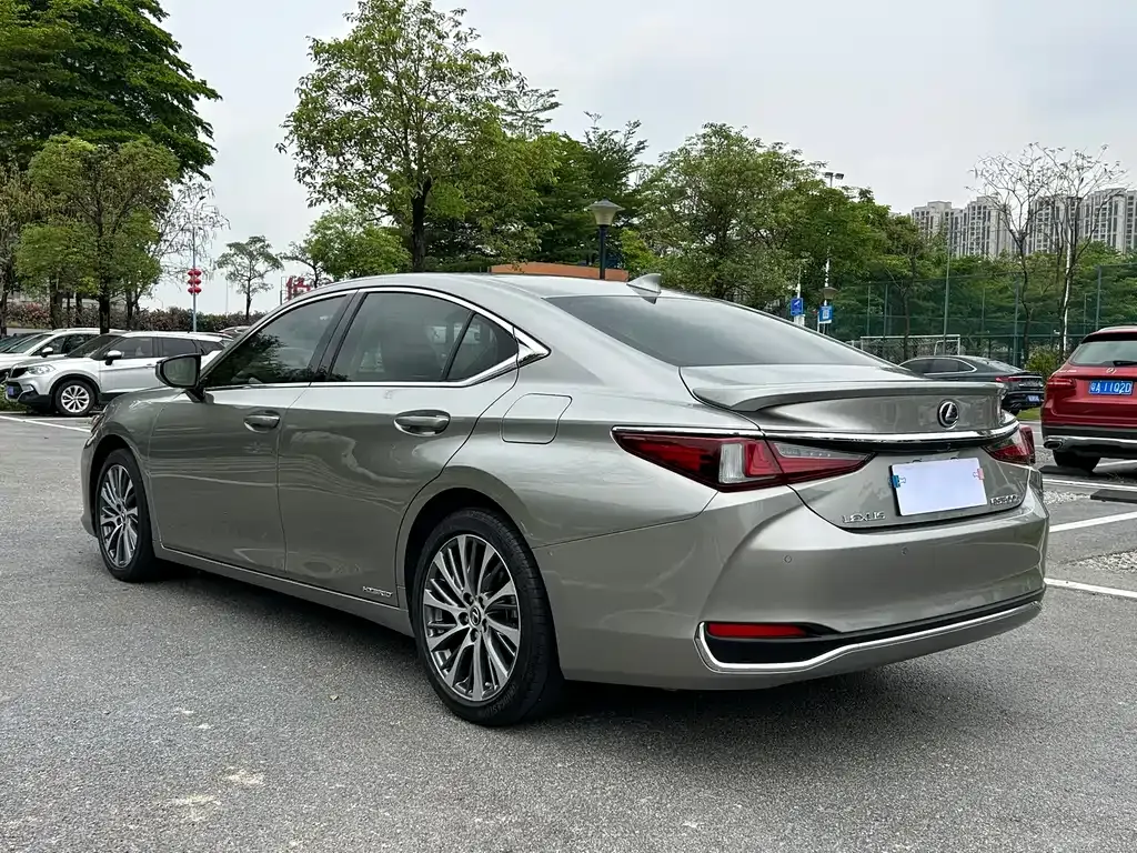 Lexus ES — фото 5