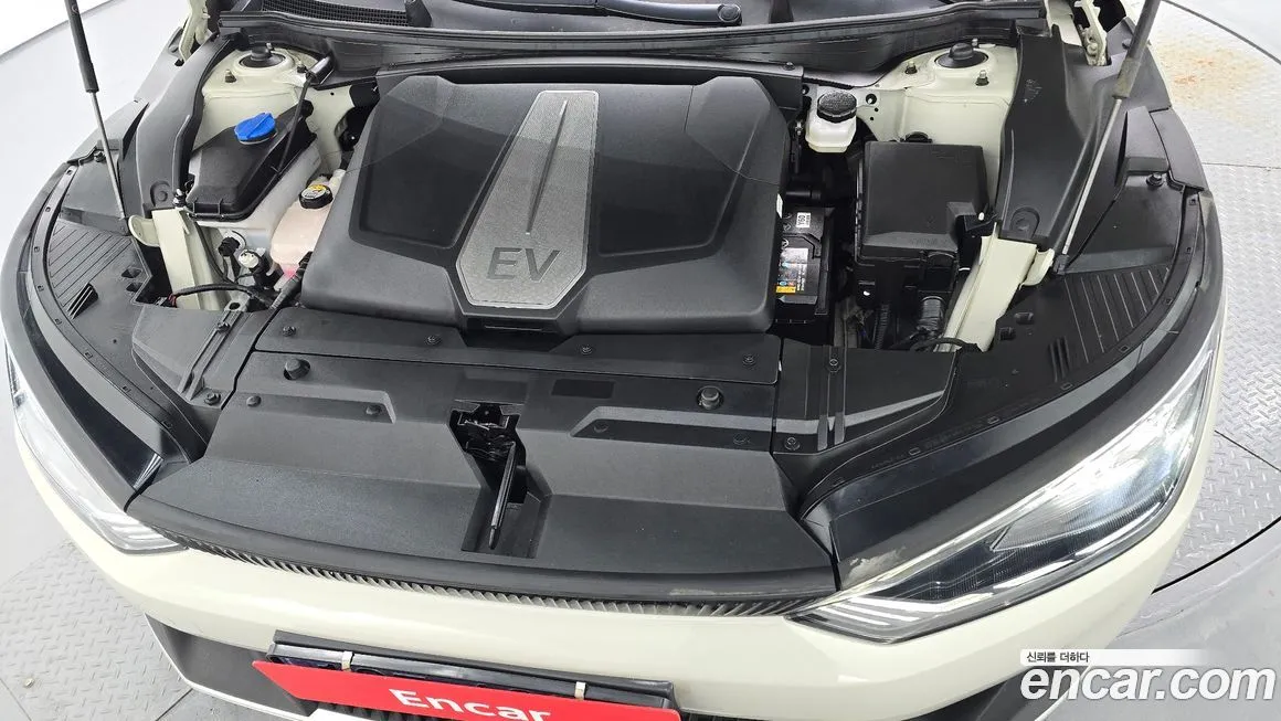 Kia EV6 — фото 10