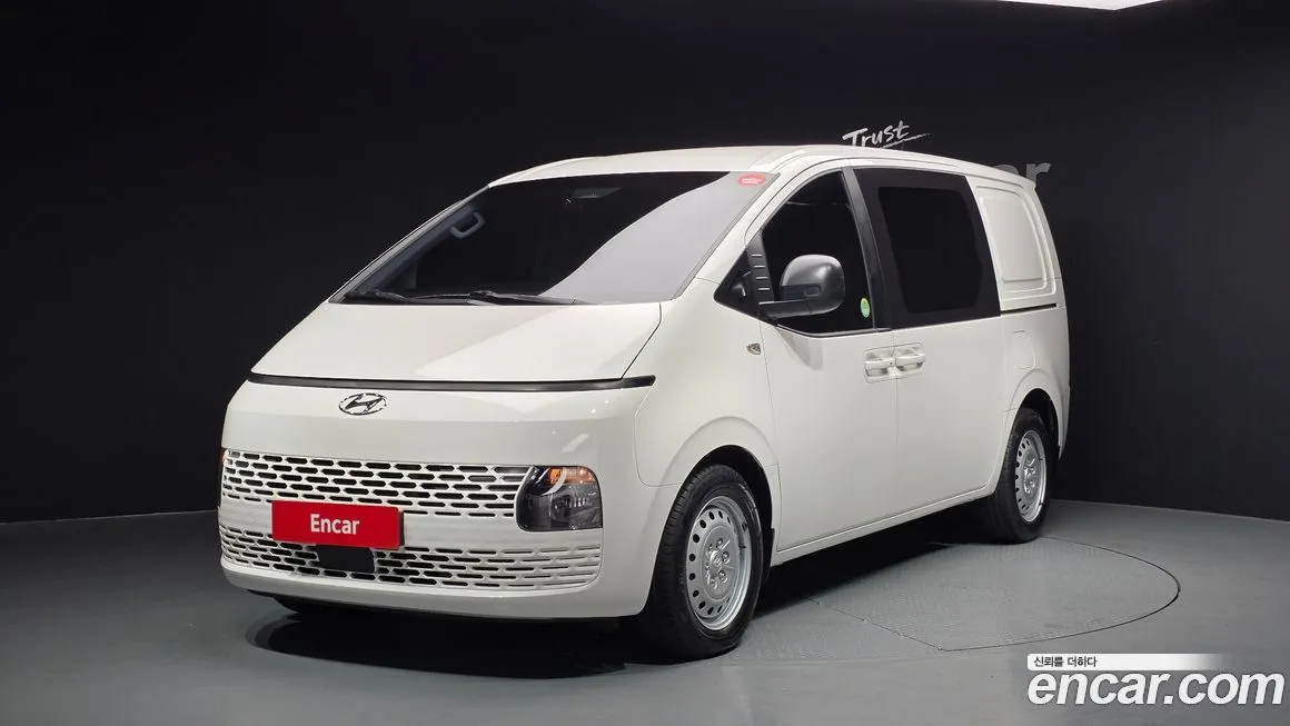 Hyundai Staria — фото 1