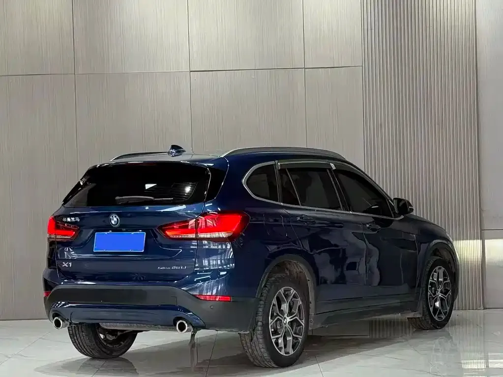 BMW X1 — фото 10