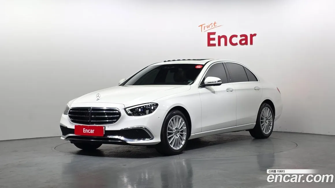 Mercedes-Benz E-Class — фото 1