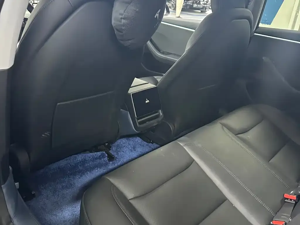 Tesla Model 3 — фото 2