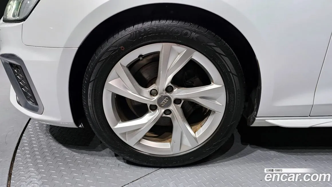 Audi A4 2021 из KR, фото 4