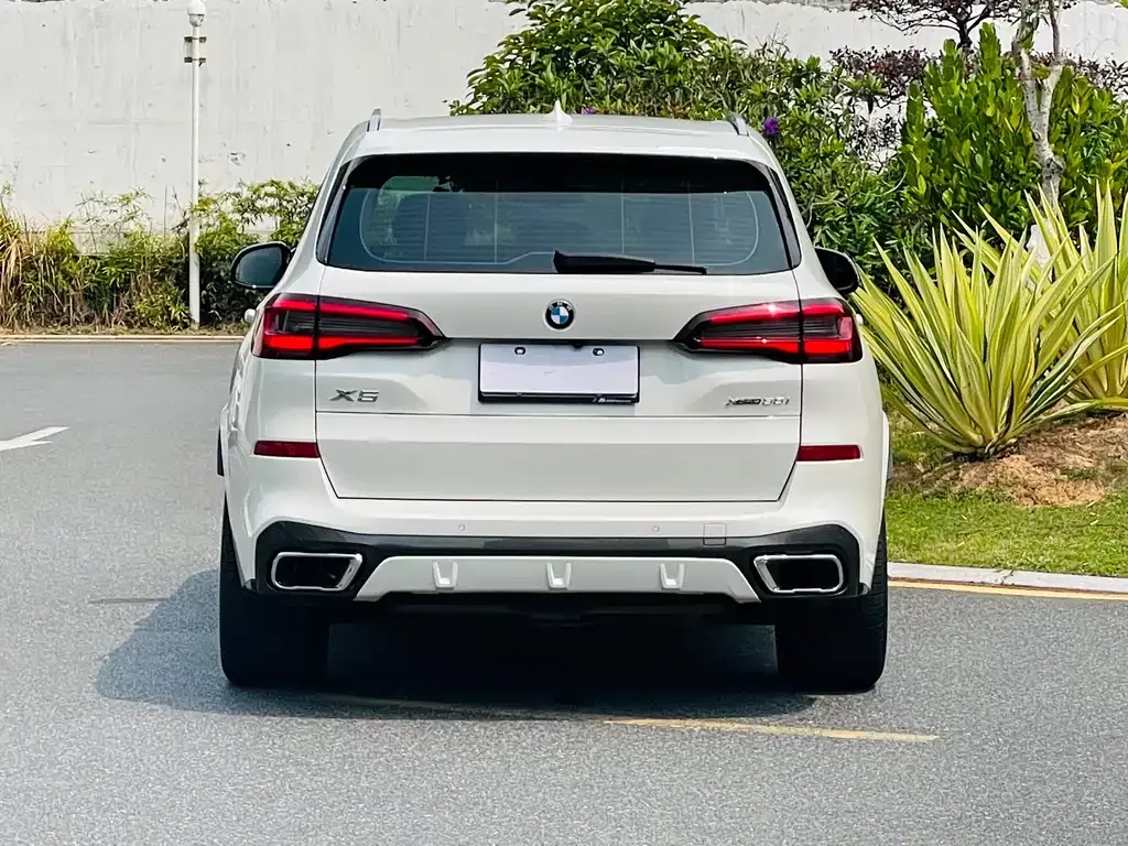 BMW X5 — фото 9
