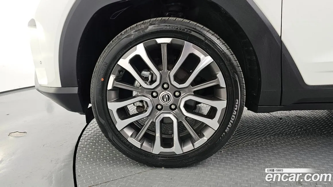 KG Mobility (Ssangyong) Torres — фото 4