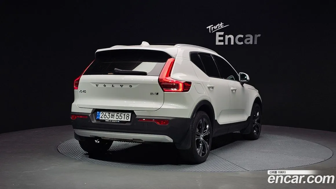 Volvo XC40 — фото 2