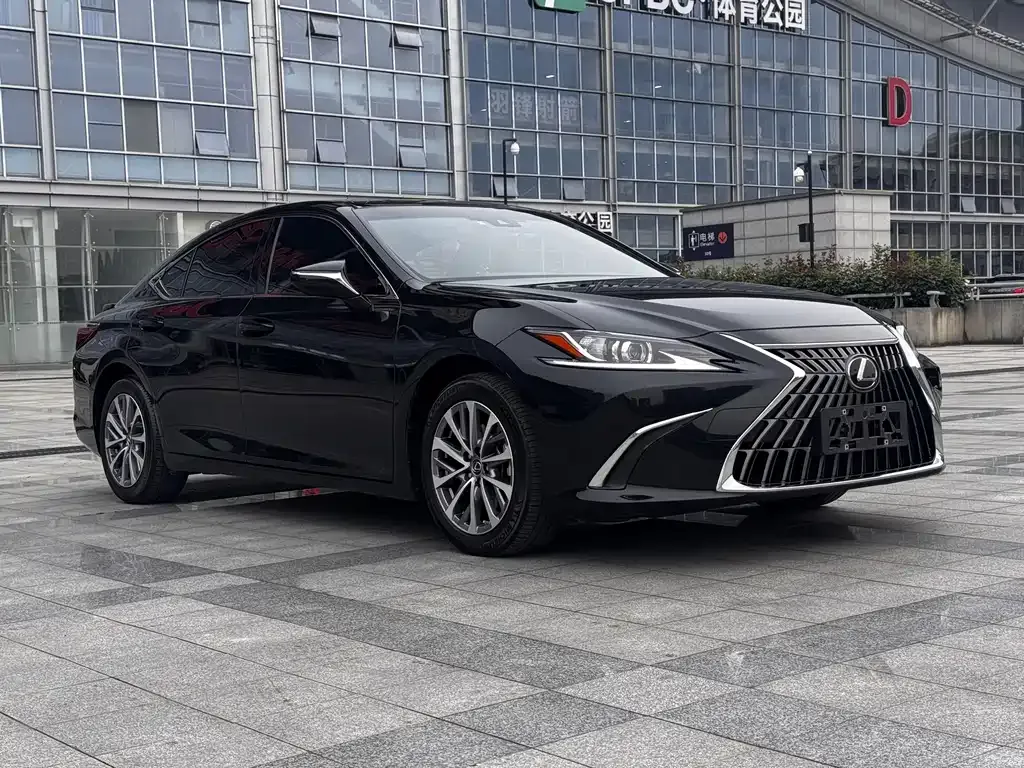Lexus ES — фото 5