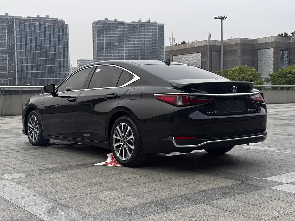 Lexus ES — фото 4