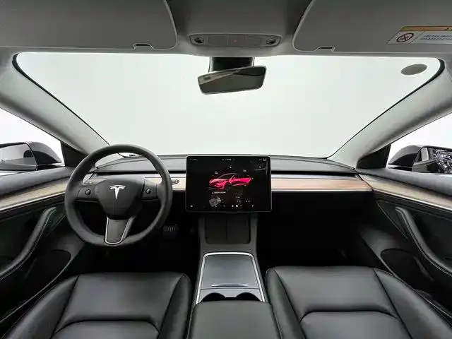 Tesla Model 3 — фото 8