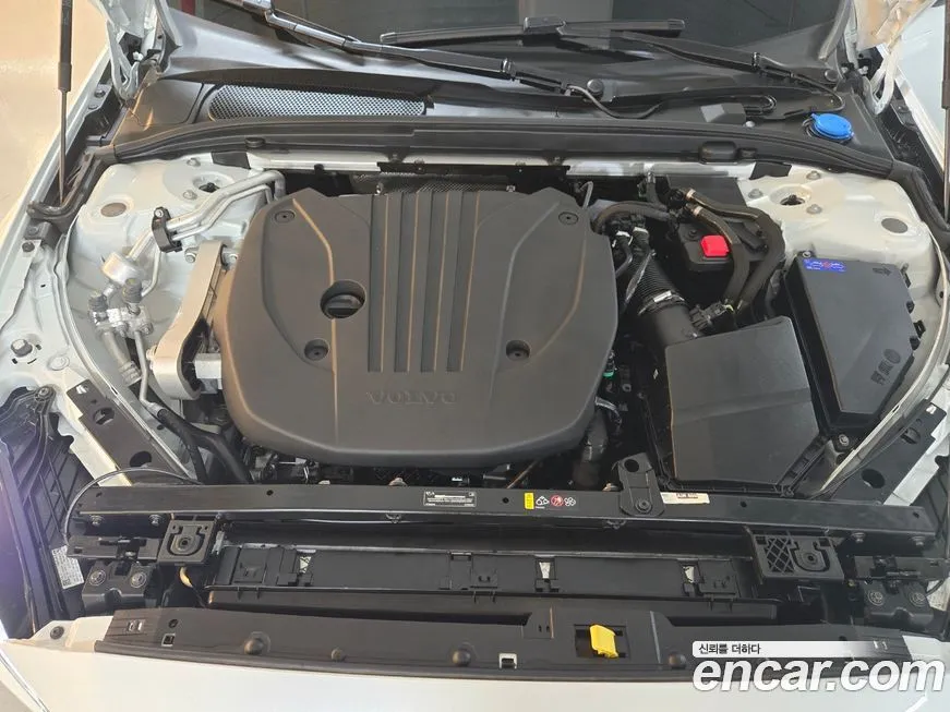 Volvo V60 2025 из KR, фото 8