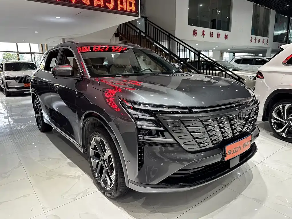 Changan CS75PLUS — фото 3