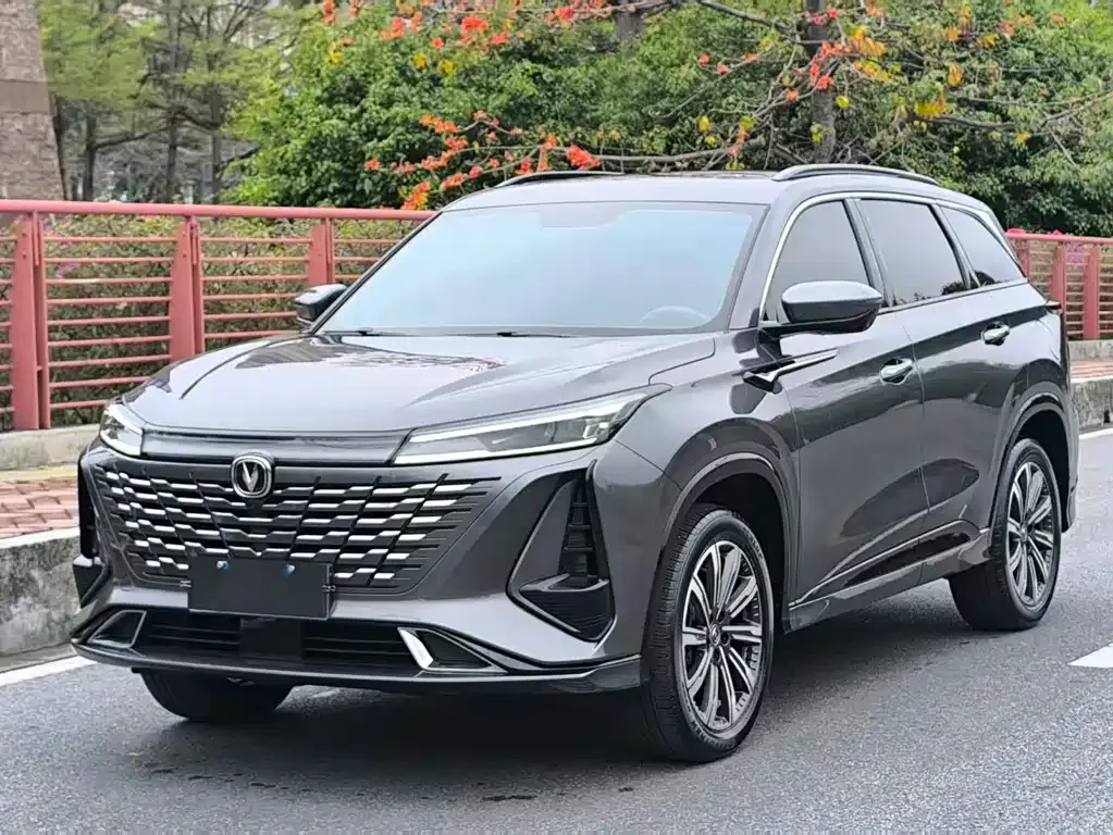 Changan CS75PLUS — фото 1