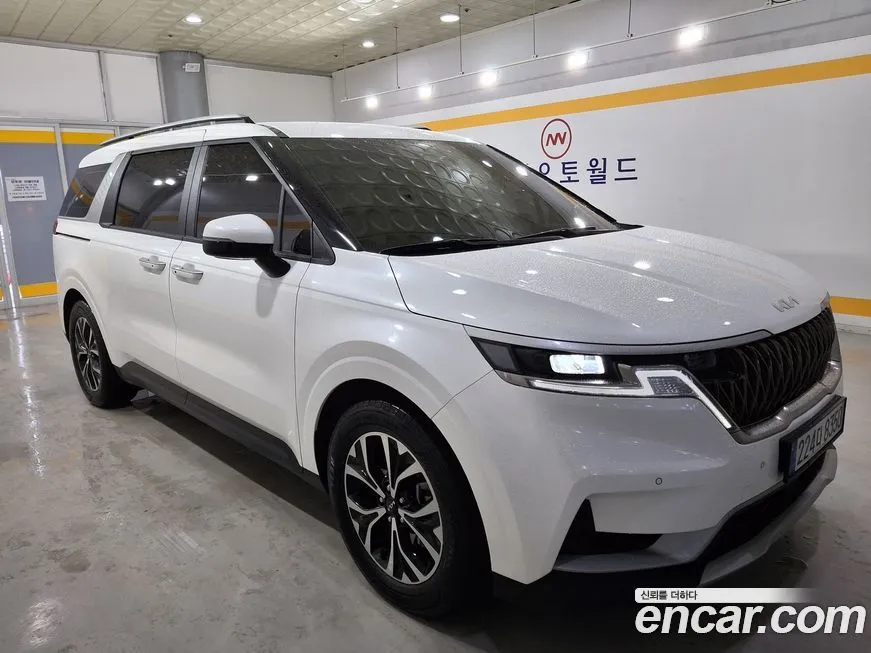 Kia Carnival — фото 9