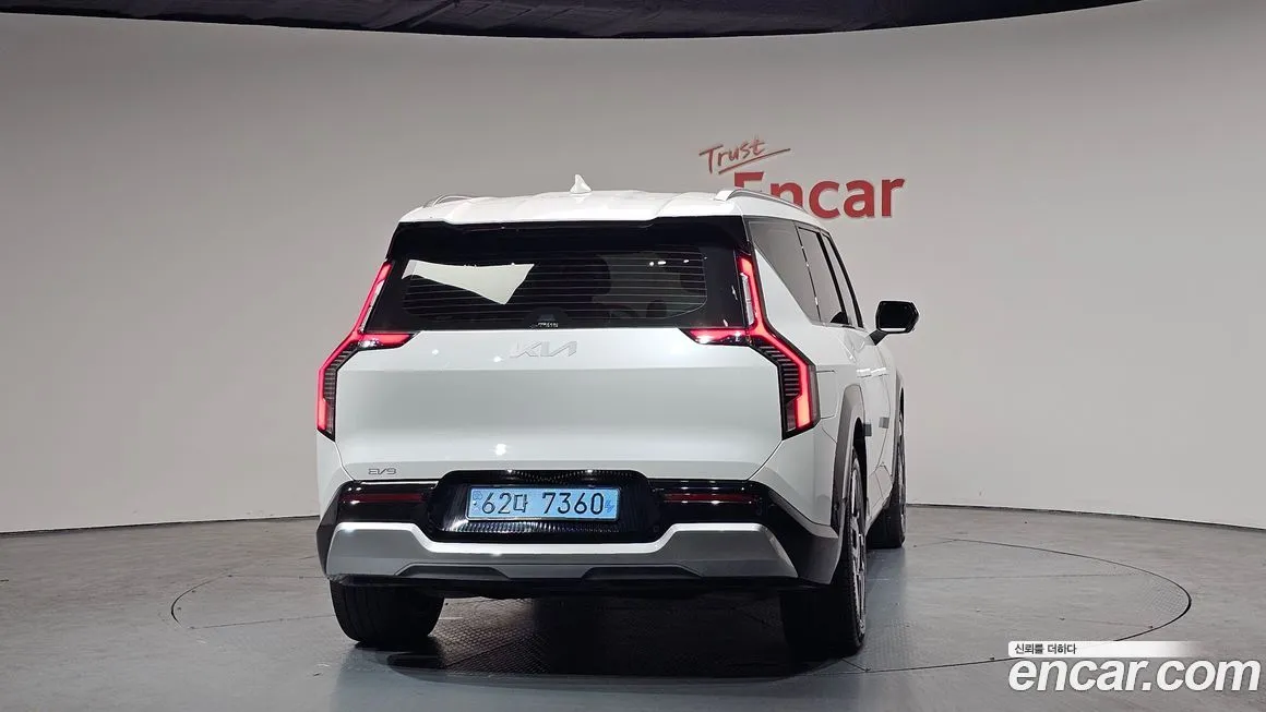 Kia EV9 2024 из KR, фото 2